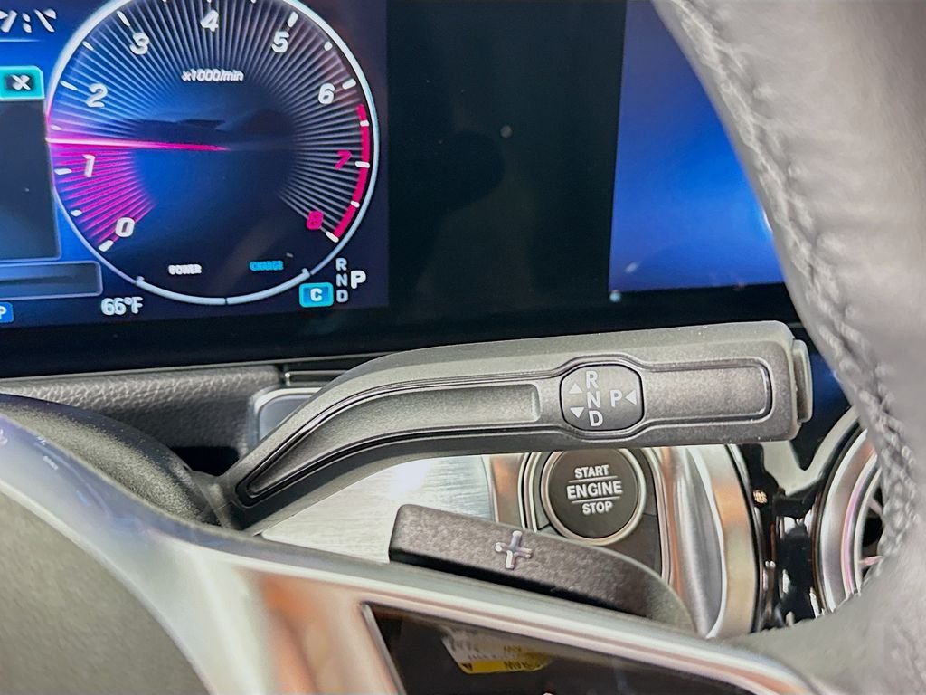 Used 2025 Blue Mercedes-Benz GLB 250 image 16