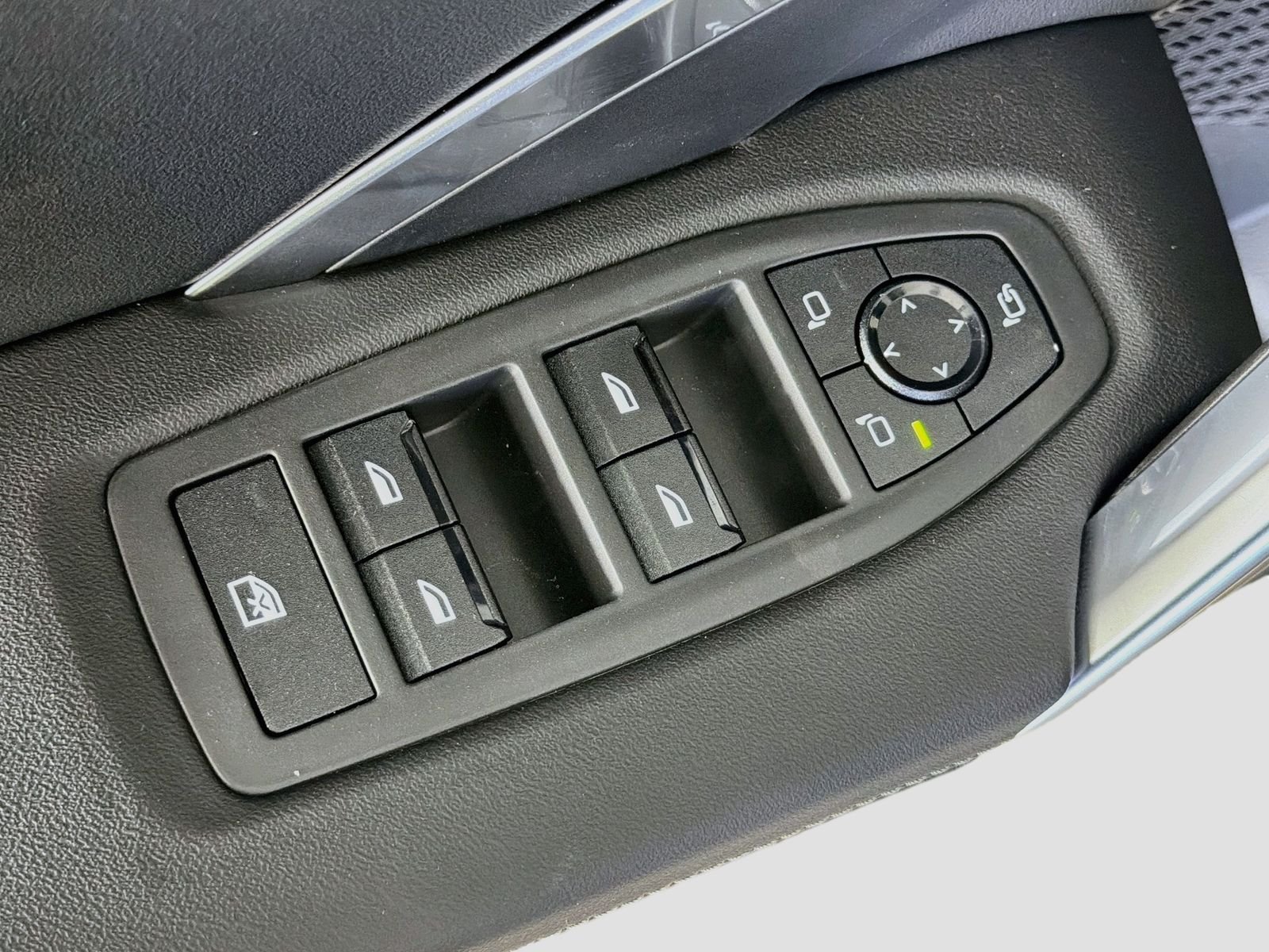 New 2027 Black Sapphire Metallic BMW xDrive28i image 18