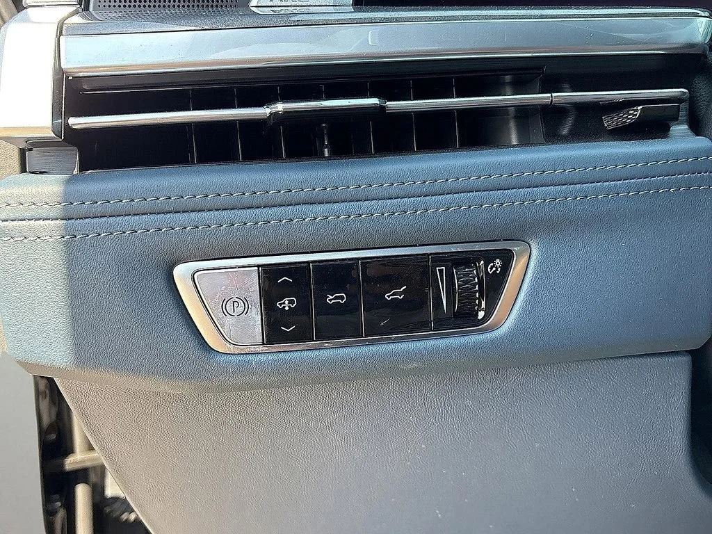 2025 Cadillac Escalade IQ Sport 2 - Photo 17
