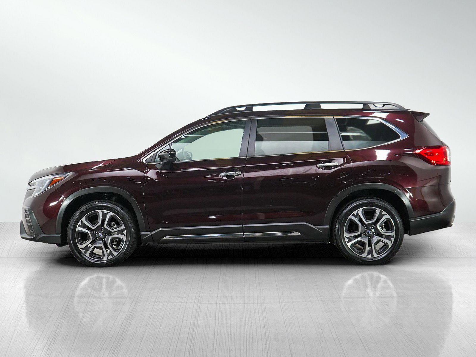 Used 2024 Subaru Ascent Touring with VIN 4S4WMAWD0R3435705 for sale in Burnsville, Minnesota