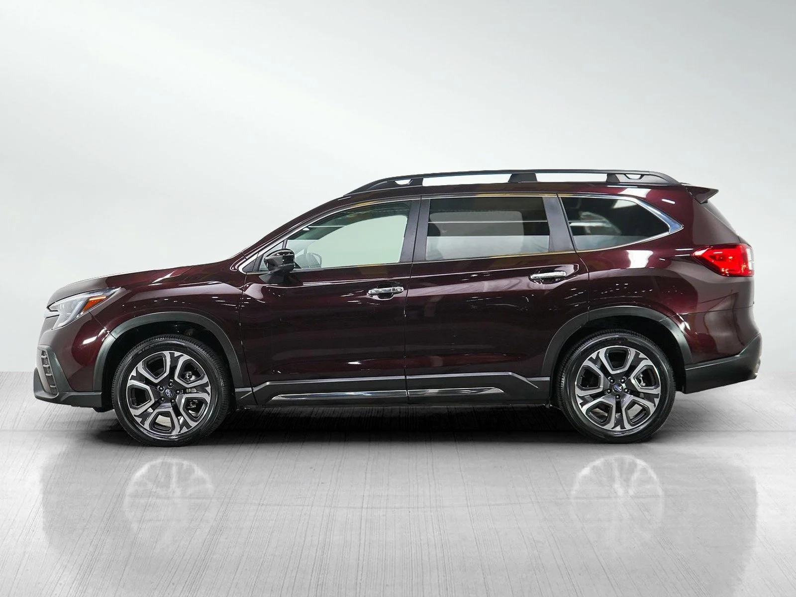 Used 2024 Subaru Ascent Touring with VIN 4S4WMAWD0R3435705 for sale in Burnsville, Minnesota