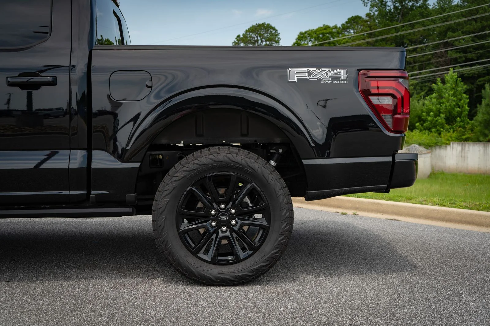 Used 2025 Black Ford Platinum image 15