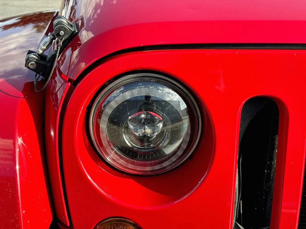 Used 2011 Red Jeep Sahara image 32