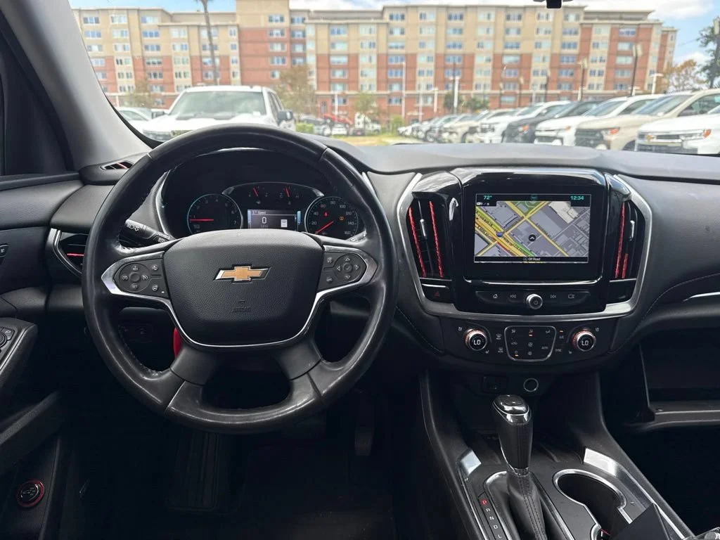 Used 2019 IRIDESCENT PEARL TRICOAT Chevrolet Premier image 9