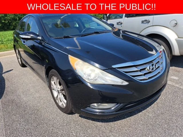Used 2013 Black Hyundai Limited image 1