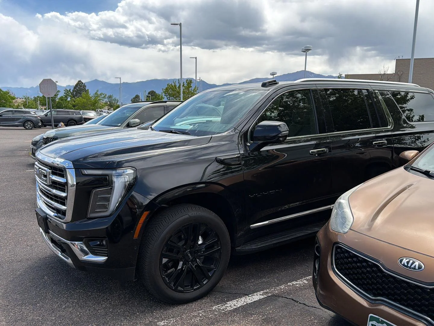 Used 2026 Onyx Black GMC Elevation image 3