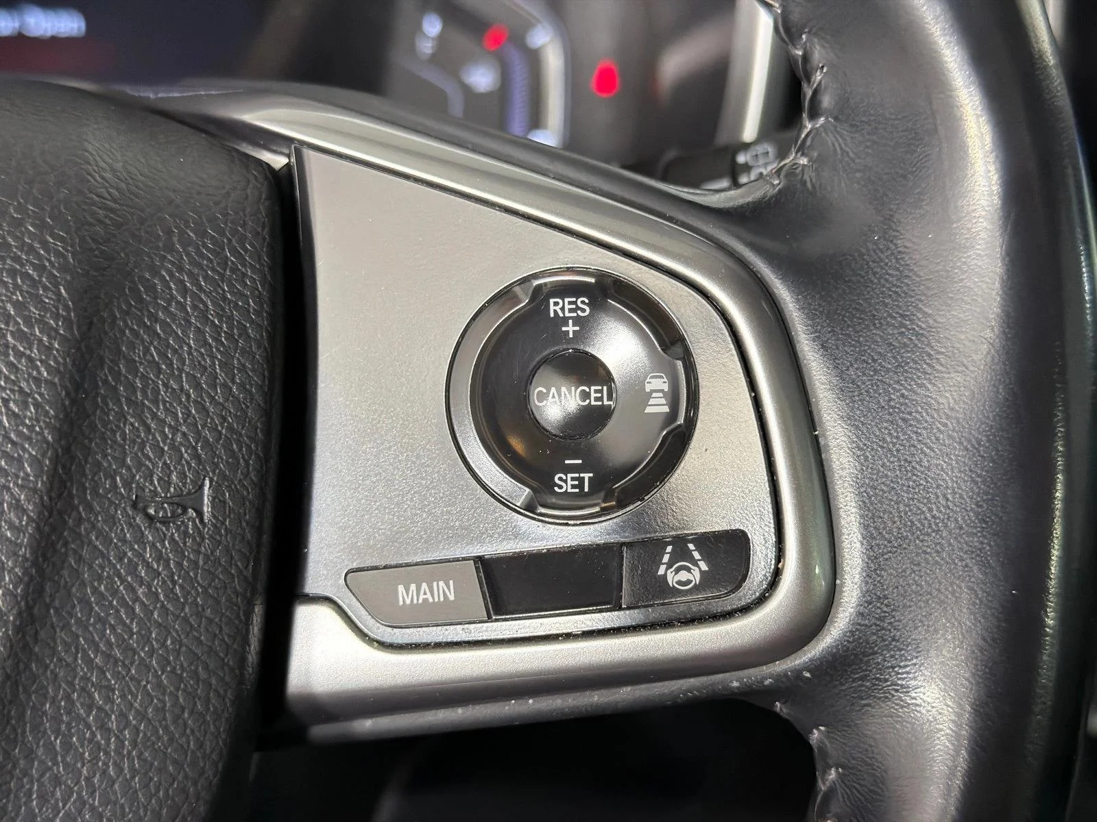 Used 2019 Silver Honda Touring image 28