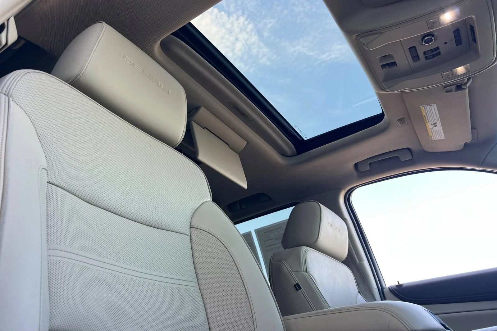 Used 2019 ONYX BLACK GMC Denali image 19