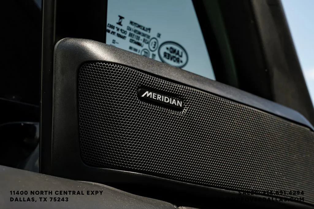 Used 2023 Grey Land Rover SE image 43