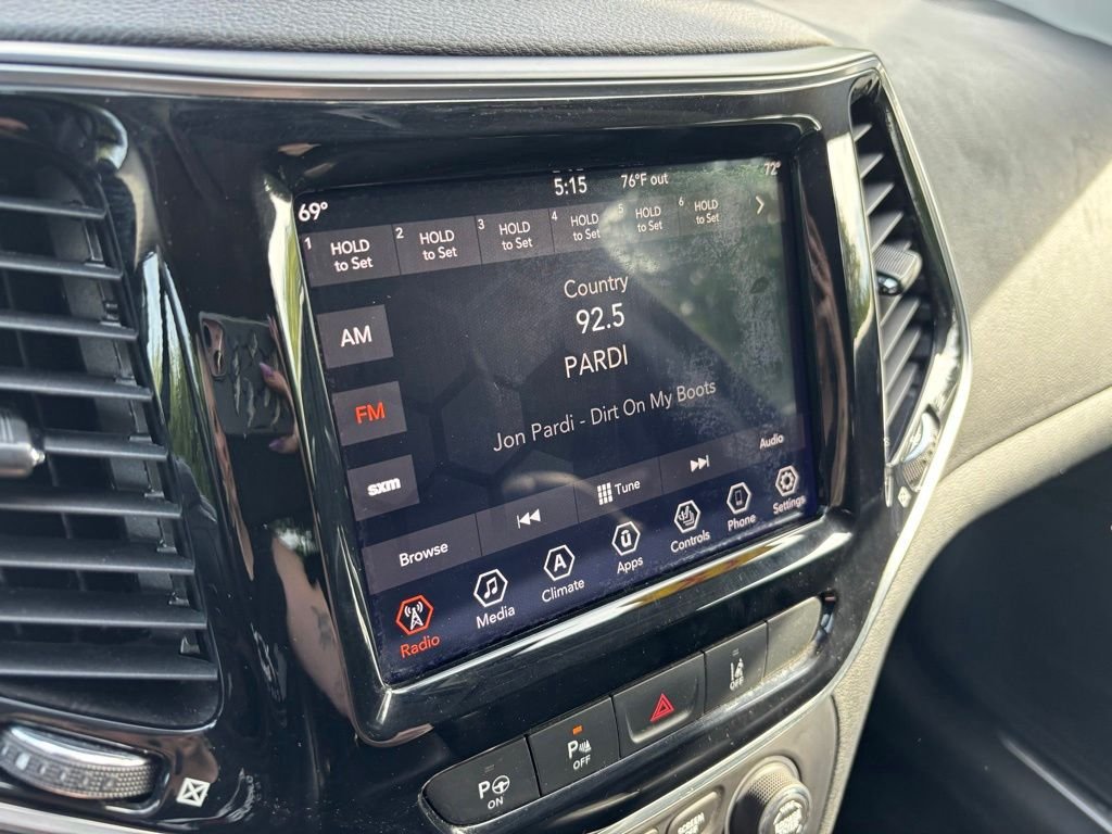 Used 2019 Gray Jeep Limited image 29