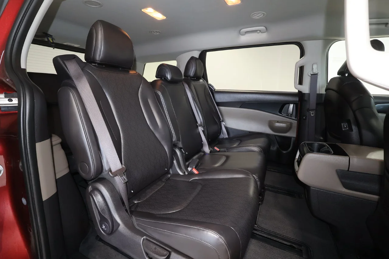 Used 2025 Red Kia LXS image 25