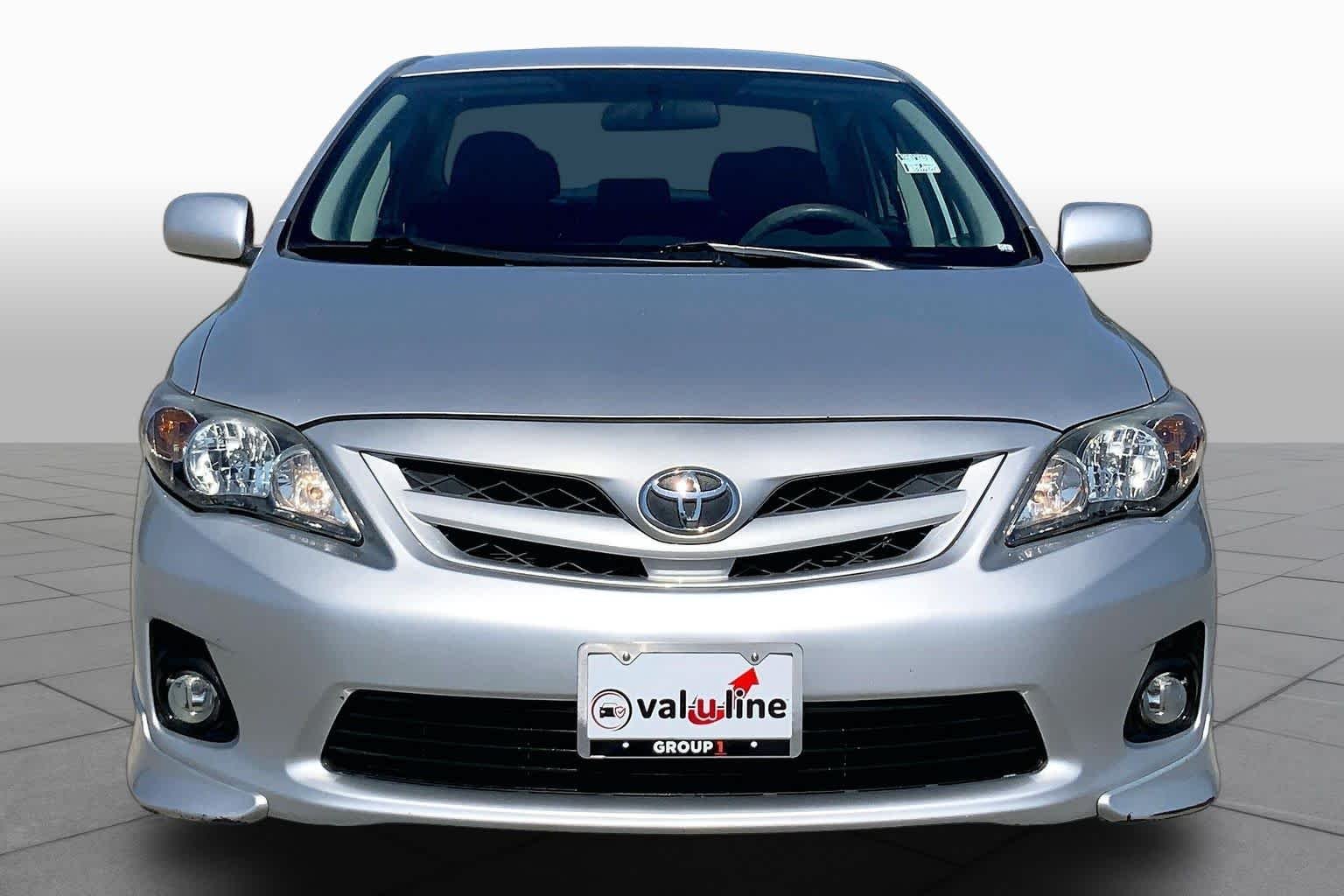 Used 2013 Classic Silver Metallic Toyota S image 4