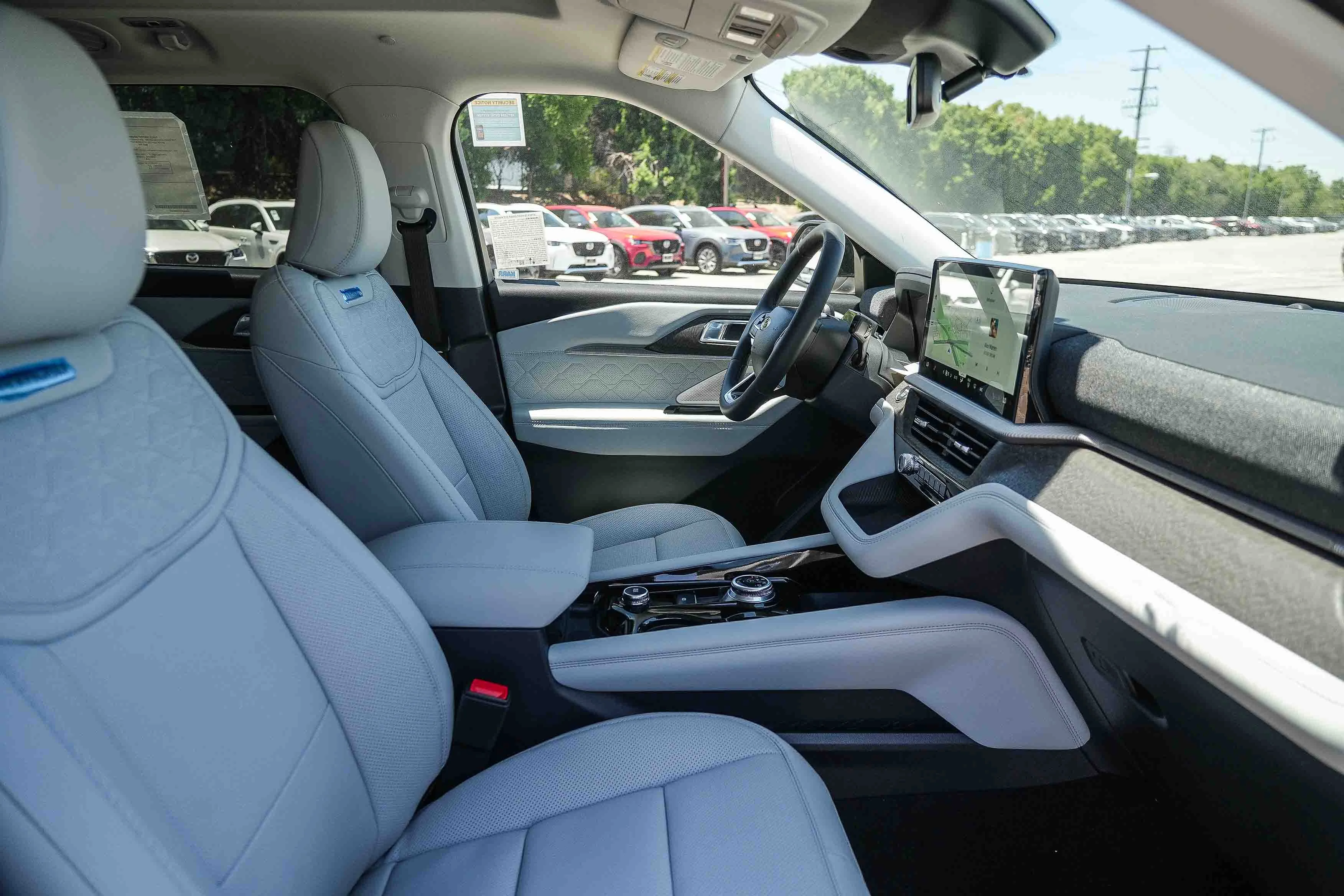 New 2026 Star White Metallic Tri-Coat Ford Platinum™ image 19