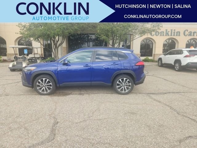 Used 2022 Blue Toyota XLE image 1