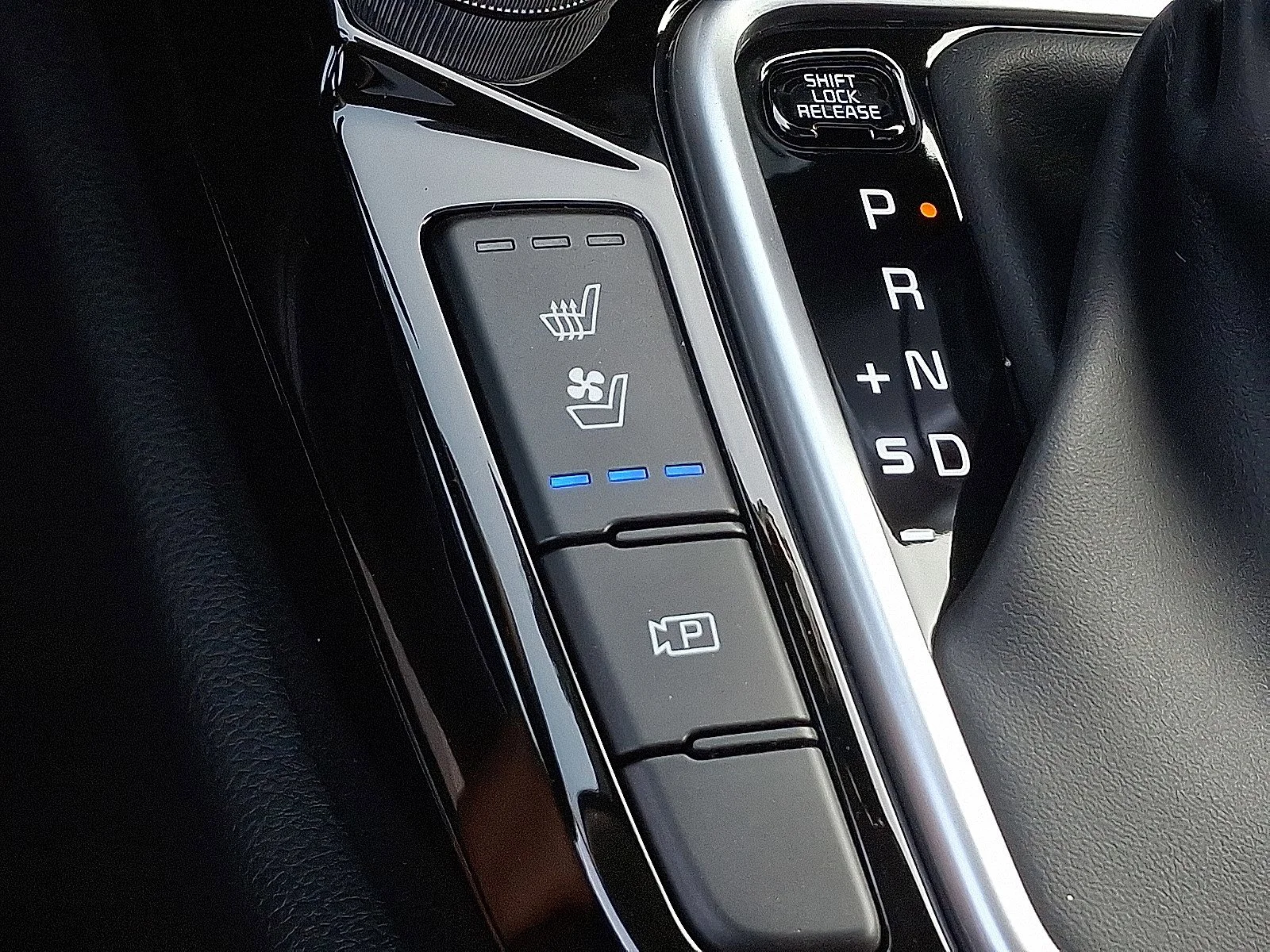 2026 Kia Seltos SX - Photo 13
