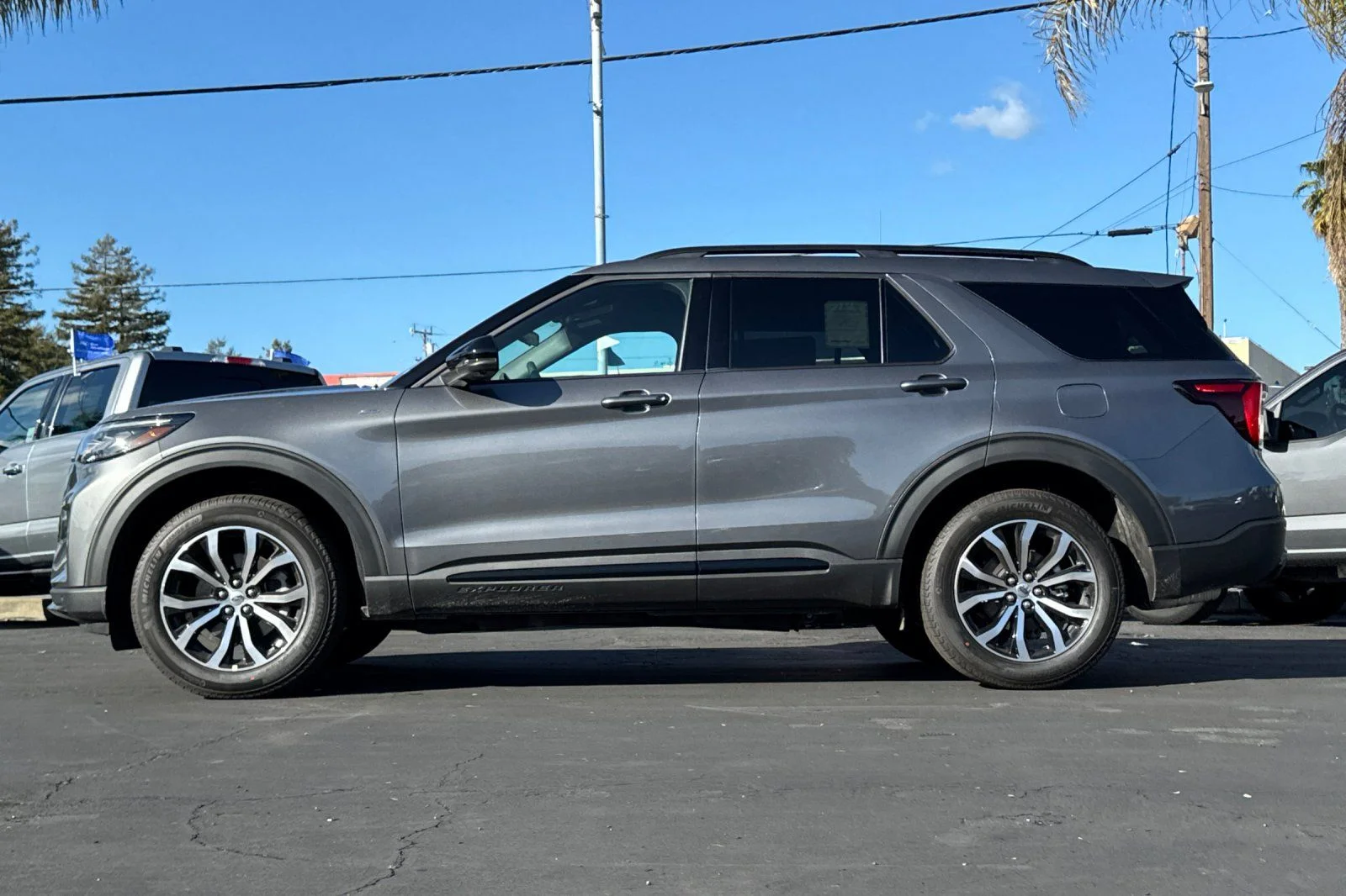 New 2026 Carbonized Gray Metallic Ford ST-Line image 7