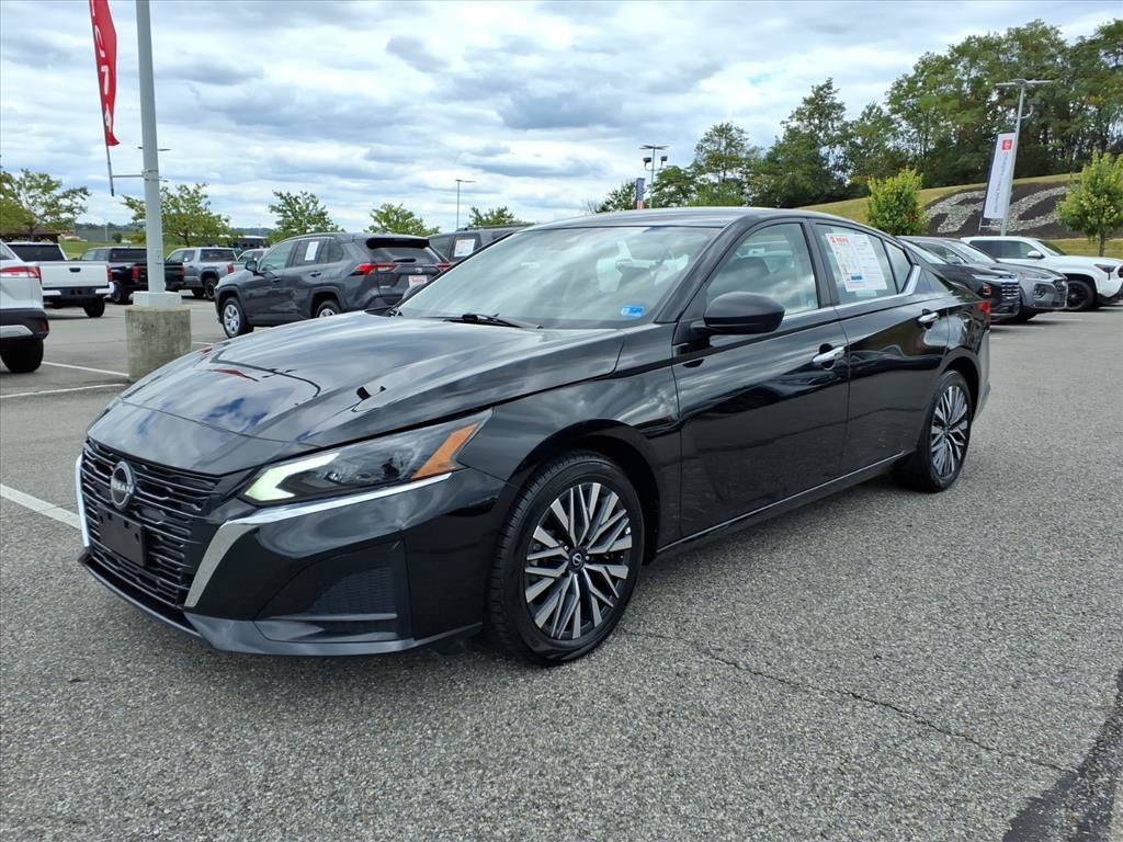 Used 2025 Black Nissan 2.5 SV image 9