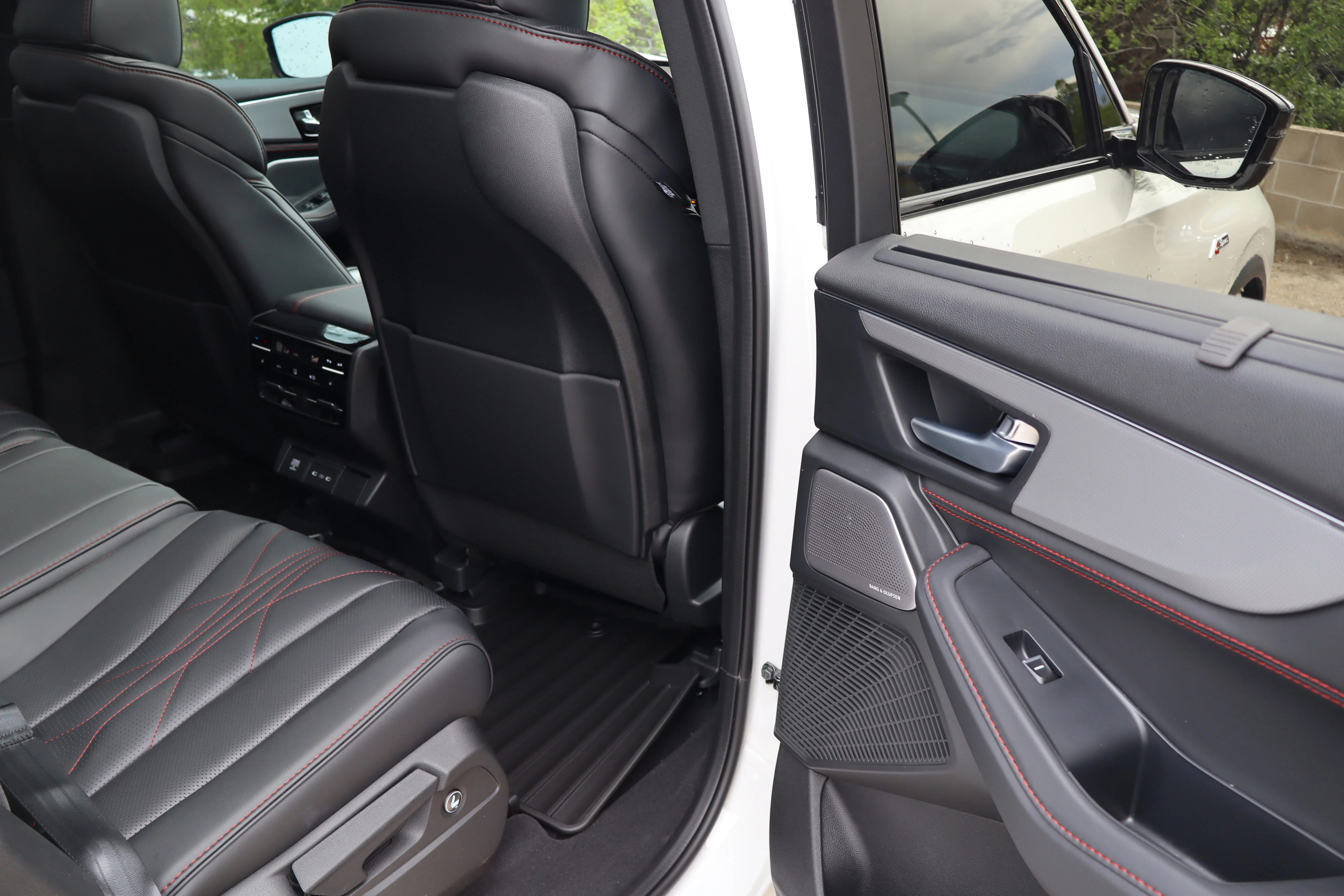 New 2026 Platinum White Pearl Acura w/A-Spec Advance Package image 32