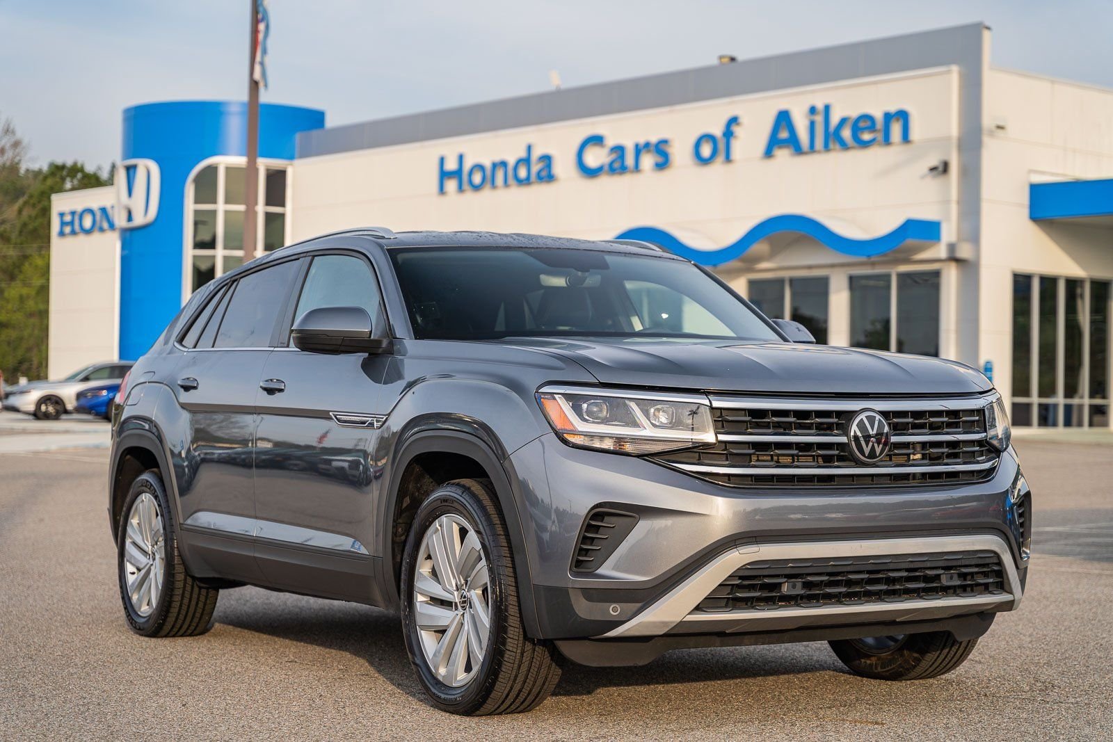 2023 Volkswagen Atlas Cross Sport SE w/Tech