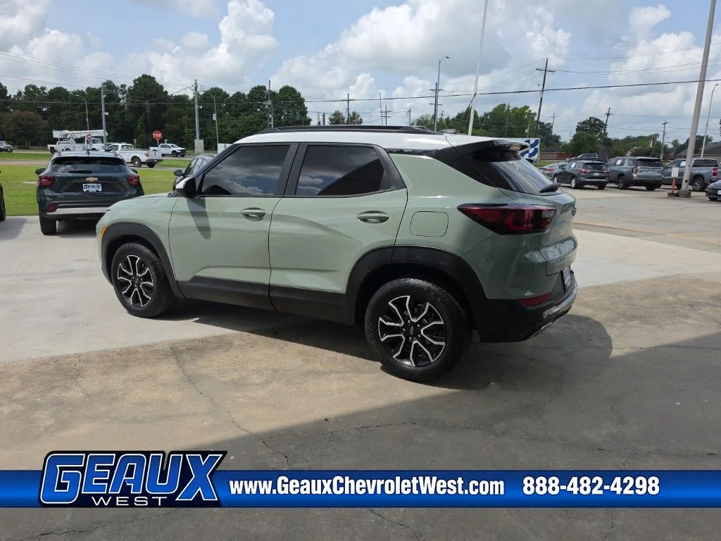 Used 2025 Green Chevrolet ACTIV image 7