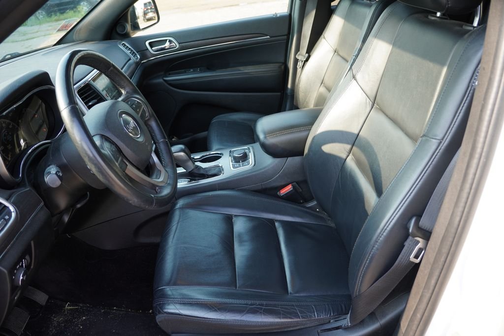 Used 2018 White Jeep Limited image 5