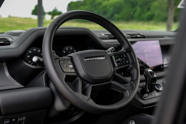 2025 Land Rover Defender V8 - Photo 19