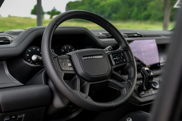 2025 Land Rover Defender V8 - Photo 19