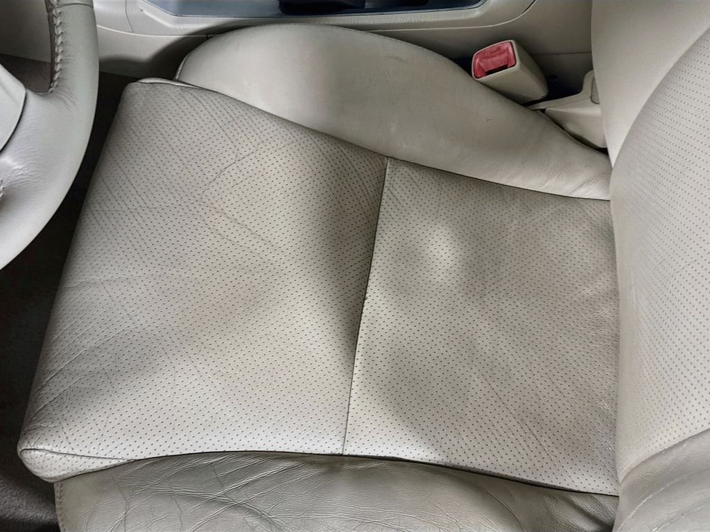 Used 2008 White Pearl Toyota SLE image 17