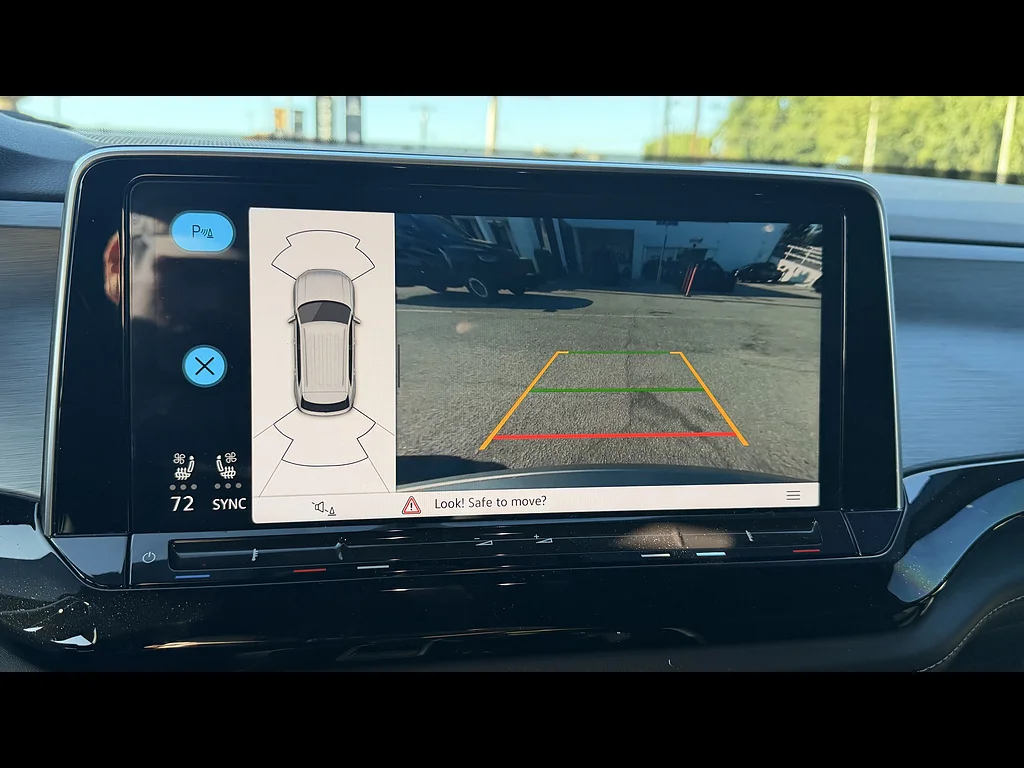 Used 2024  Volkswagen SE 4Motion image 9