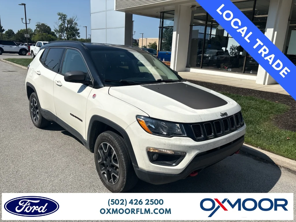 Used 2020  Jeep Trailhawk image 1