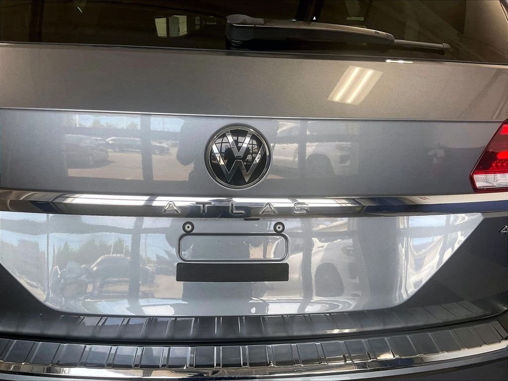 Used 2023 Gray Volkswagen 3.6L V6 SE w/Technology image 29