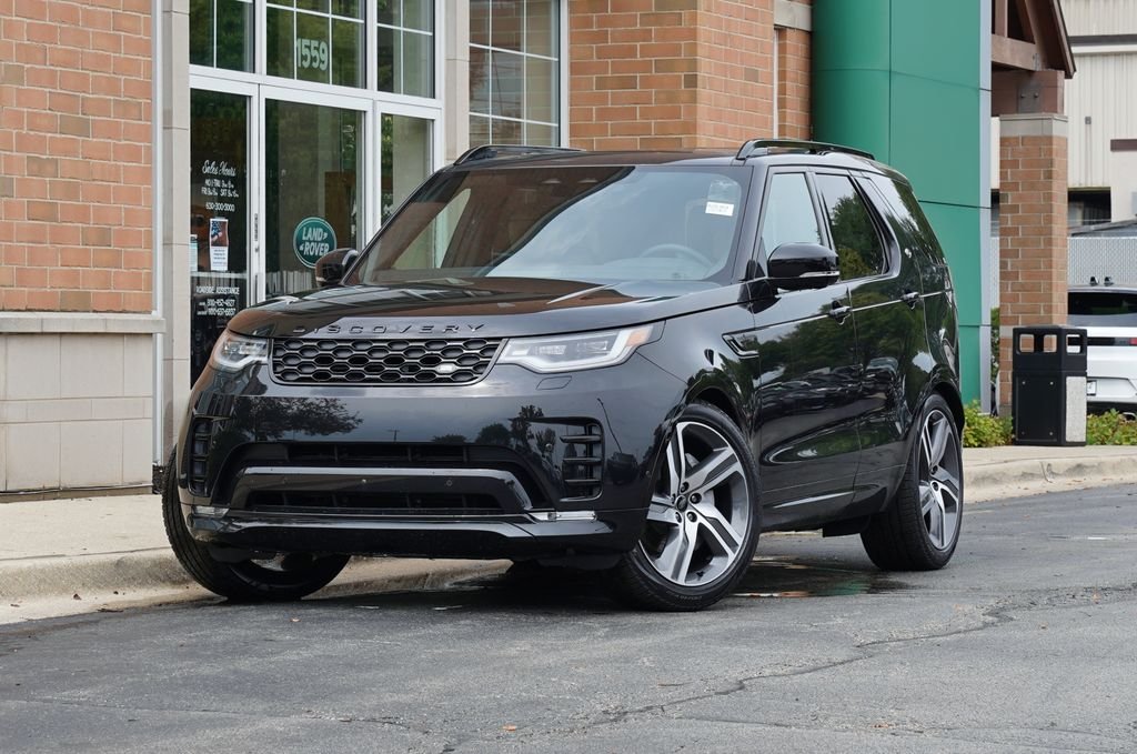 New 2026 Santorini Black Land Rover Dynamic SE image 1
