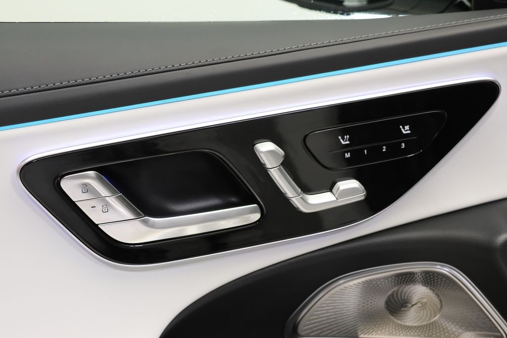 New 2027 MANUFAKTUR Moonlight White Magno Mercedes-Benz E 53 AMG® image 32