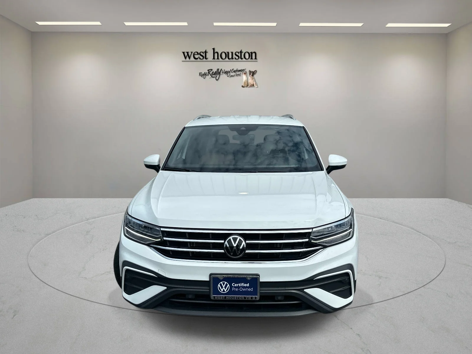 Used 2024 White Volkswagen SE image 2