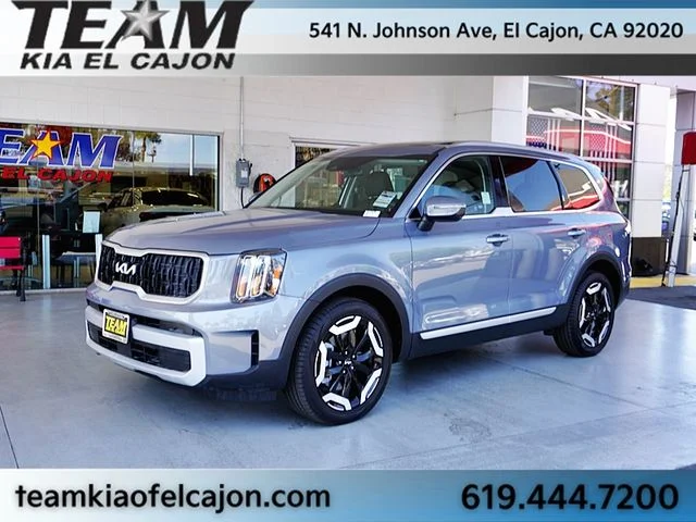 Used 2025 Silver Kia EX FWD image 5