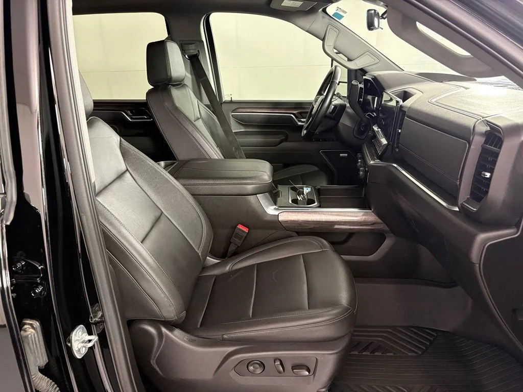 Used 2025 Black Chevrolet LTZ image 50