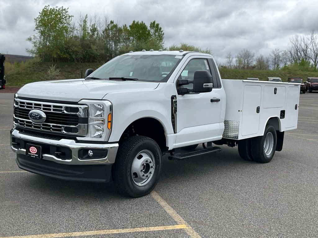 New 2026 Oxford White Ford F-350® XL image 34