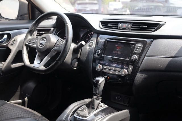 Used 2018 Magnetic Black Nissan SV image 36