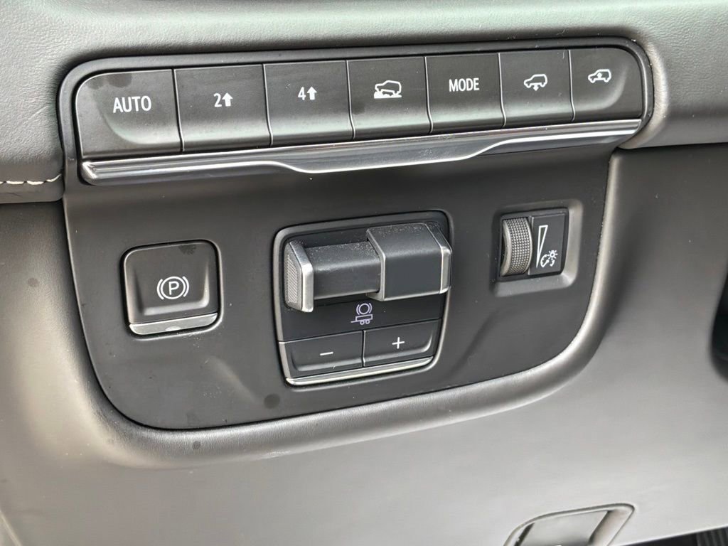 Used 2023 Black Raven Cadillac Sport Platinum image 22