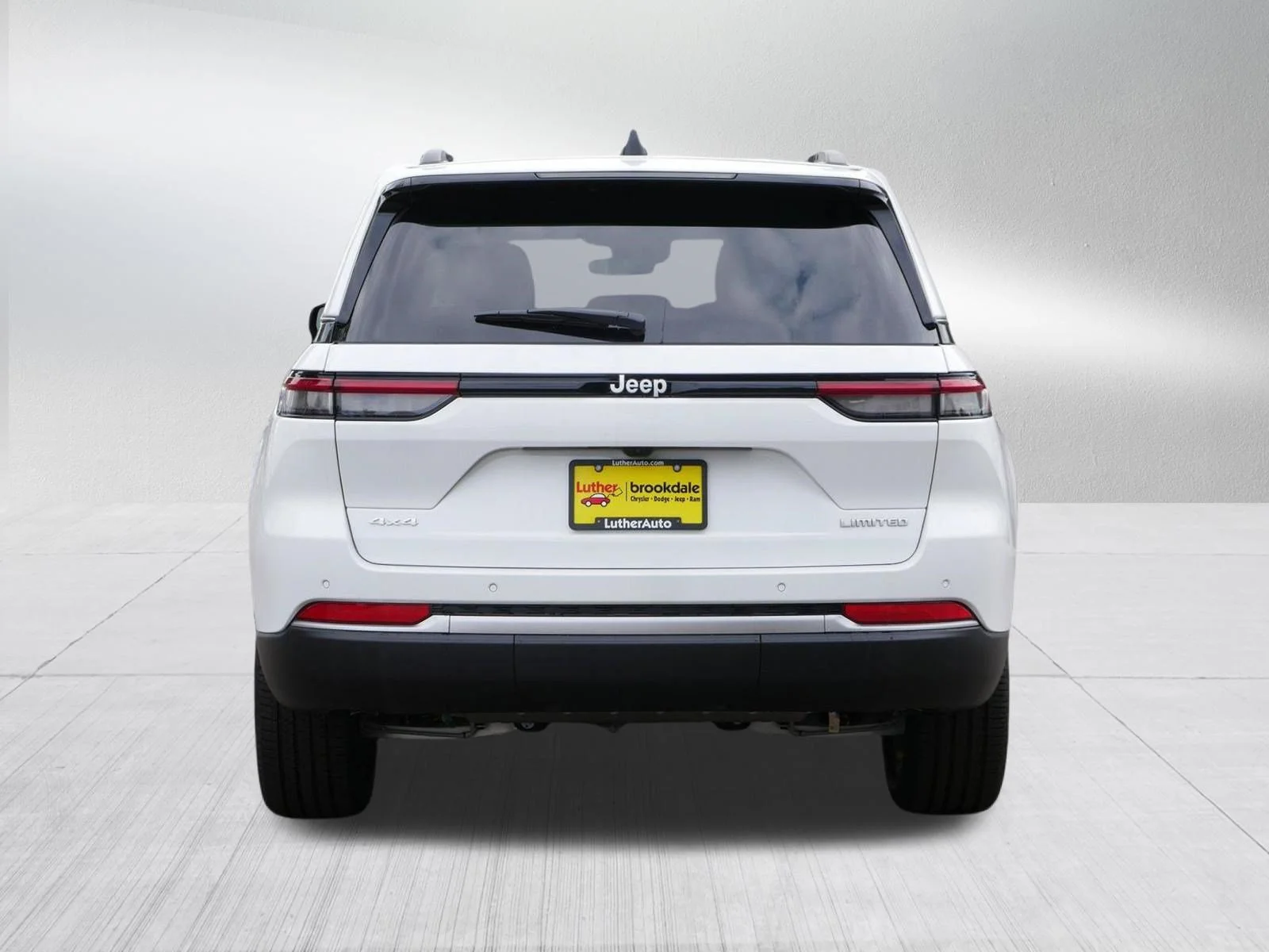 New 2026 Bright White Clear-Coat Exterior Paint Jeep Limited image 6