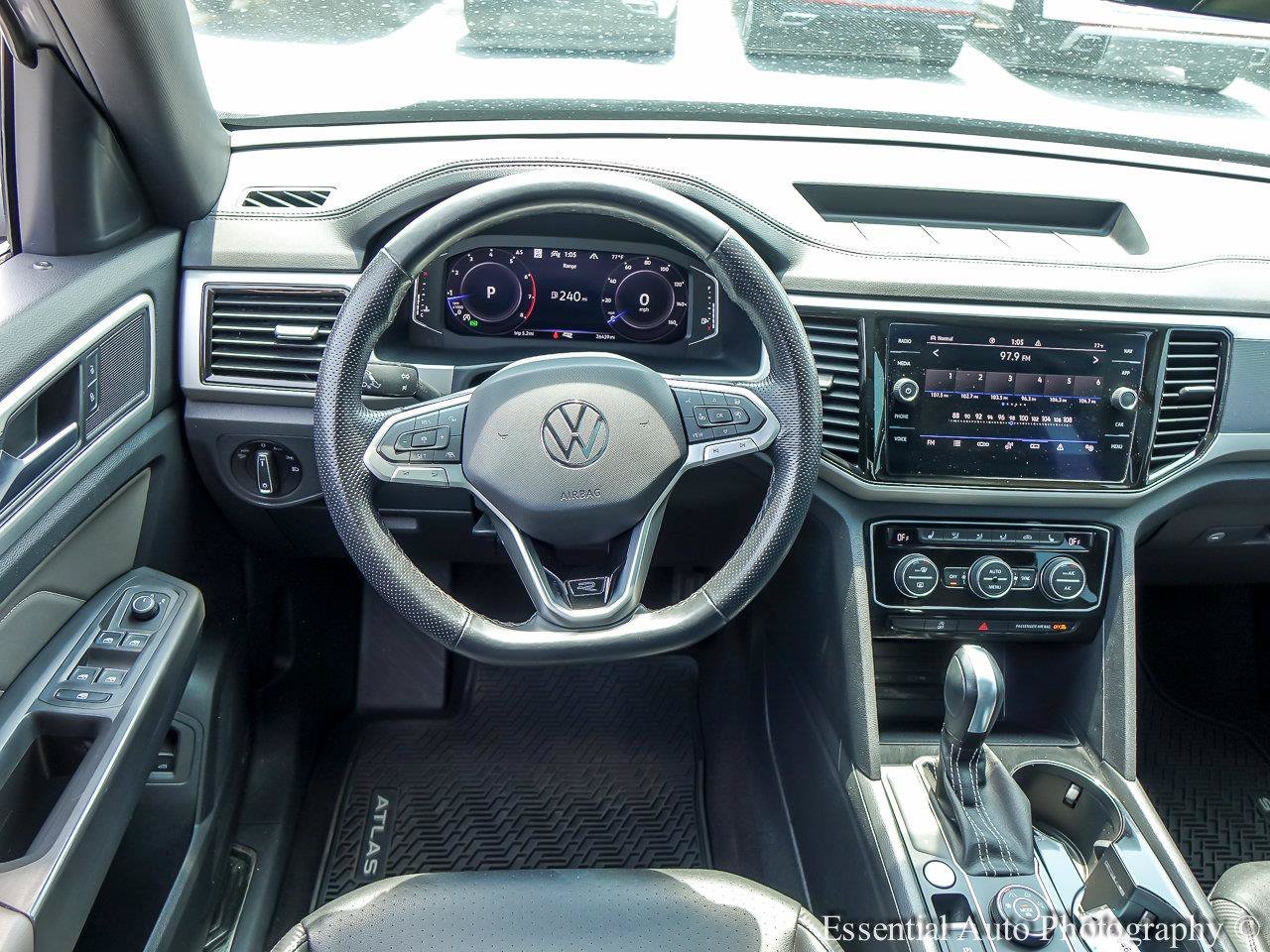 Used 2022 Pyrite Silver Metallic Volkswagen 2.0T SEL R-Line image 12
