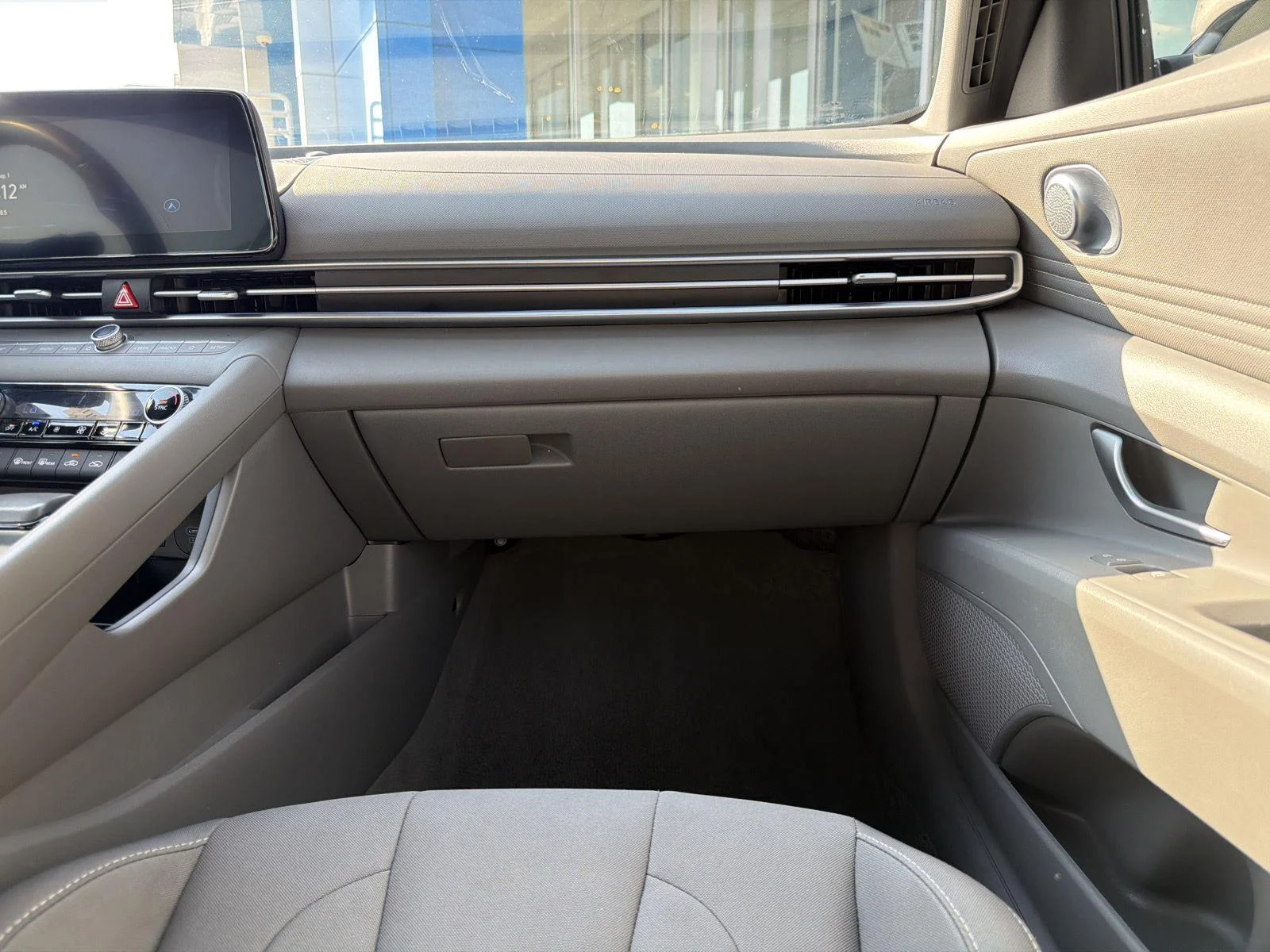 Used 2025 Fluid Metal Hyundai SEL Convenience image 29