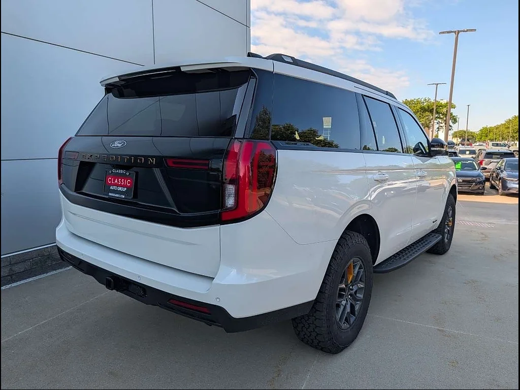 New 2026 Star White Metallic Tri-Coat Ford Tremor® image 3