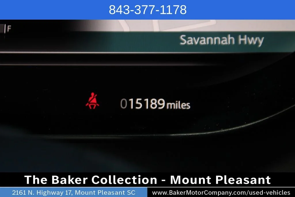 Used 2024 White Land Rover SE image 13