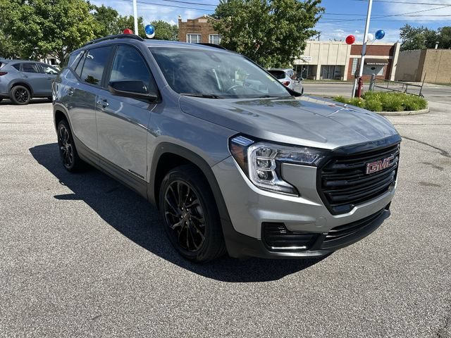 Certified Used 2023 Sterling Metallic GMC SLE image 11