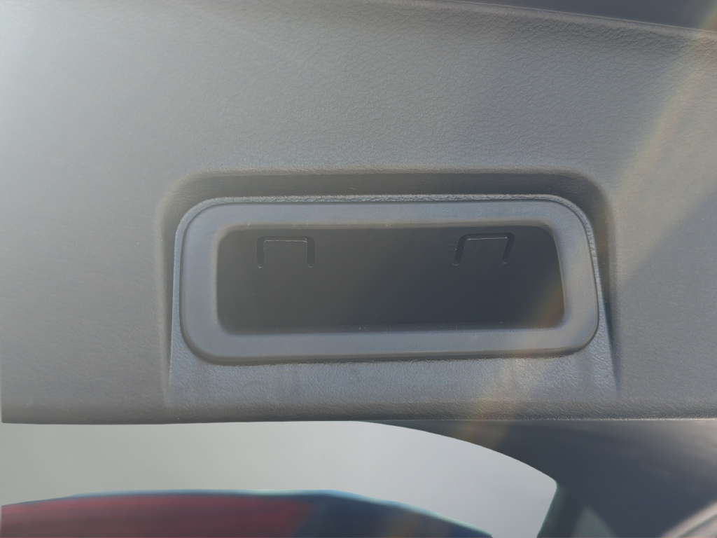Used 2021 Blue Nissan SV image 17