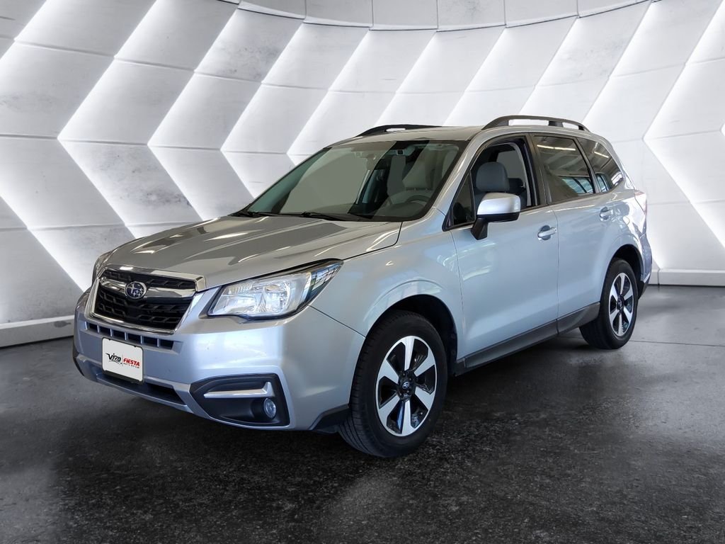 Used 2018 Silver Subaru 2.5i Premium image 3