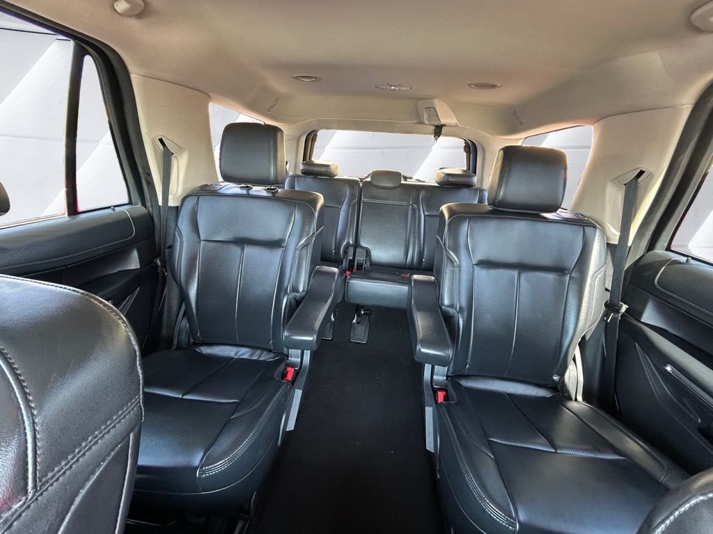 Used 2024 Black Ford XLT image 18