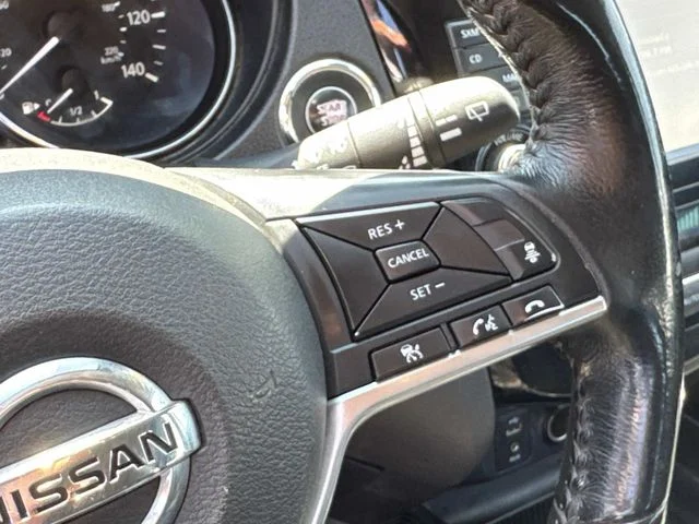 Used 2017 Red Nissan SL image 29