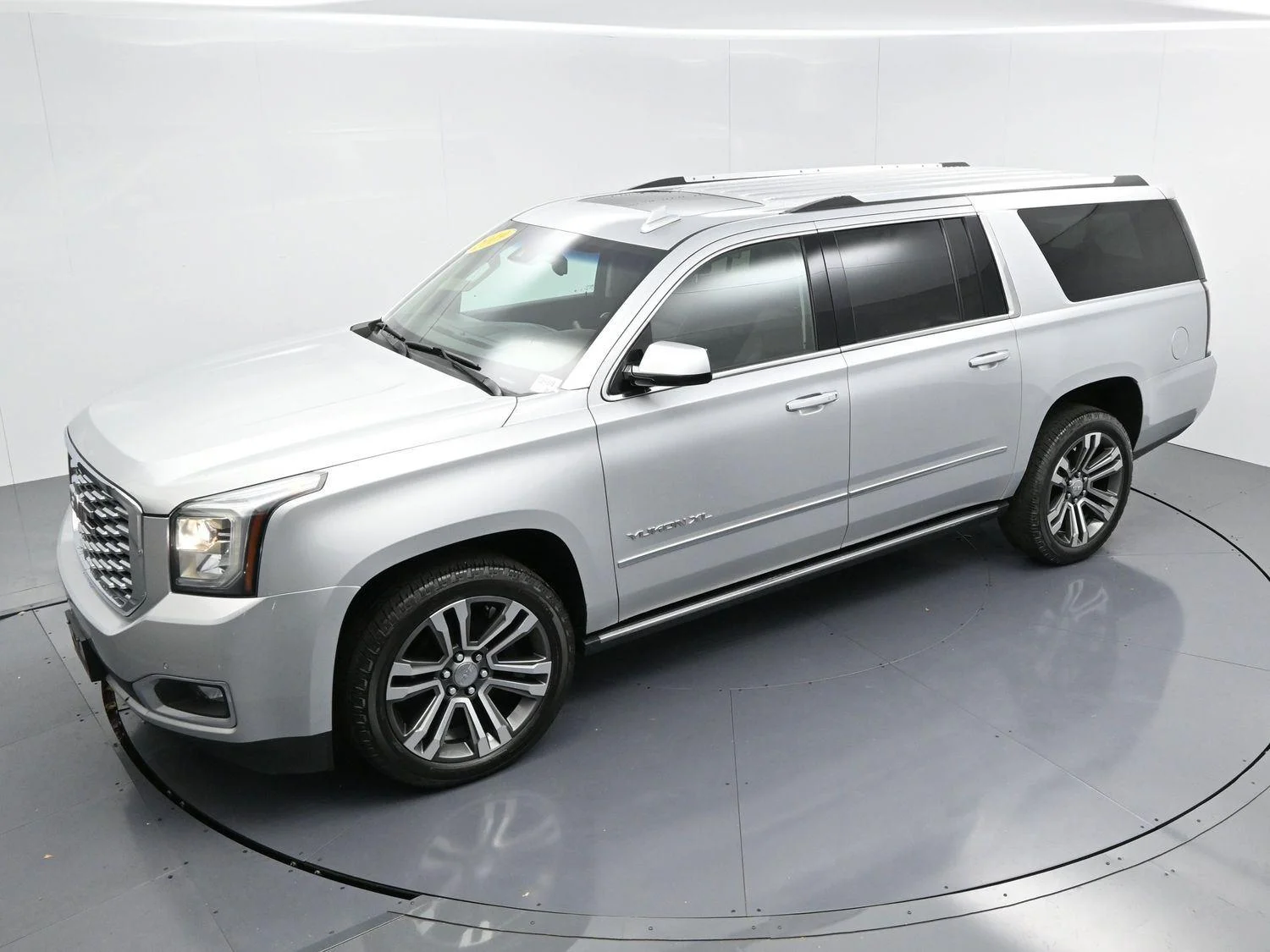 Used 2019 QUICKSILVER METALLIC GMC Denali image 42